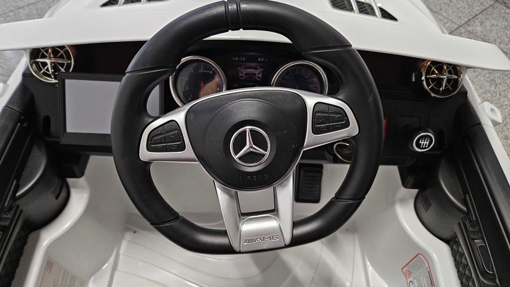 Autko na akumulator Mercedes- Benz Biały