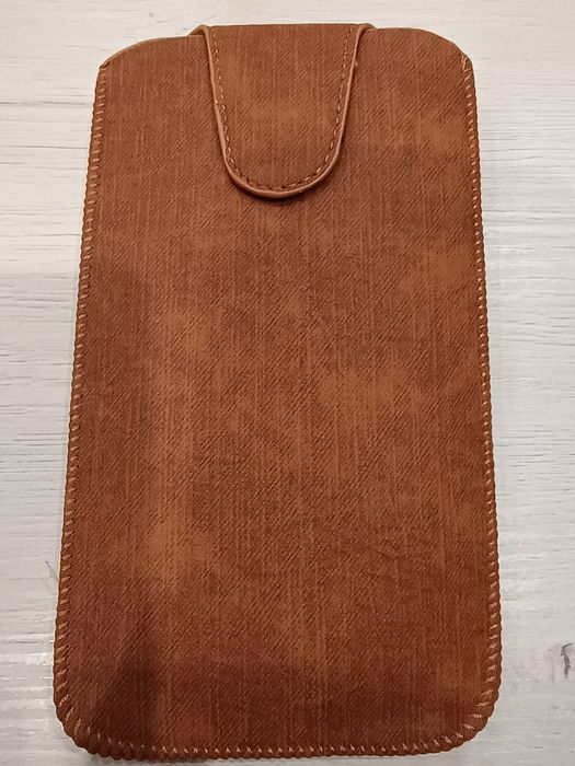 Etui uniwersalne na telefon