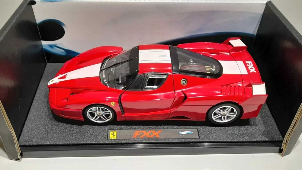 1/18 ferrari fxx 2005 (hotwheels elite)