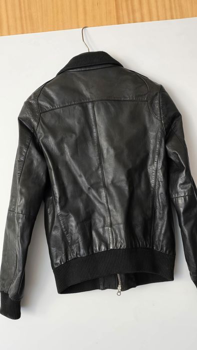 Blusão de pele em muito bom estado