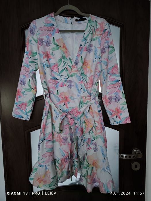 Sukienka mini w kwiaty Mohito