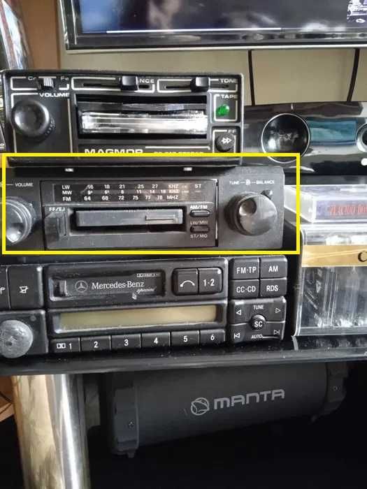 Radiomagnetofon samochodowy z kasetami