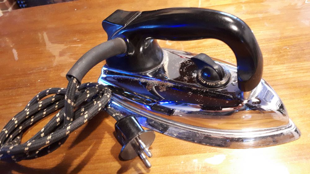 Vários ferros de engomar