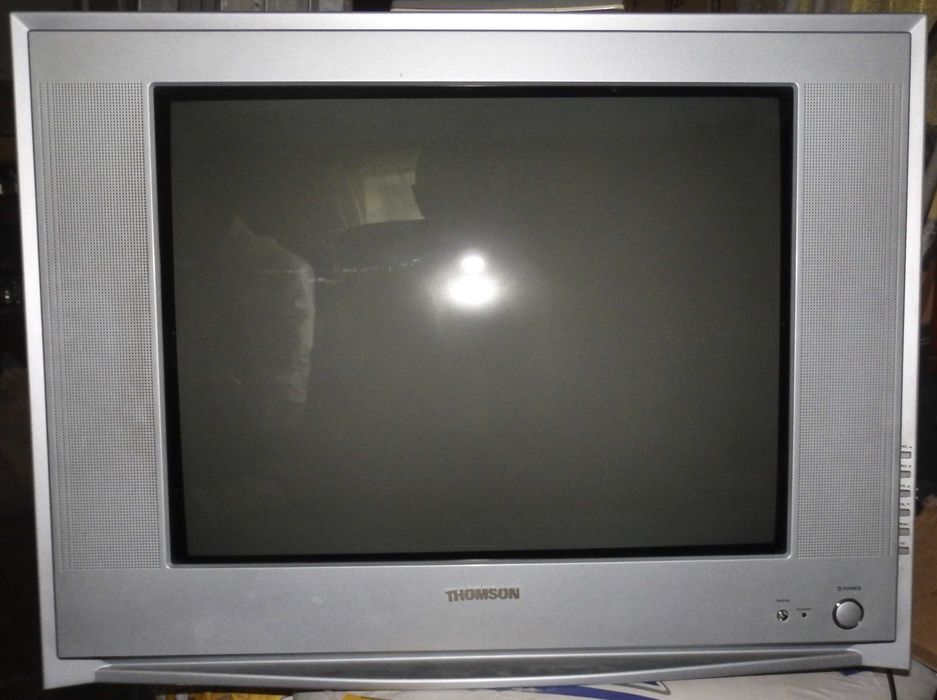 Телевизор Thomson 21DMB06KH Б/У. ЭЛТ с плоским экраном 21"