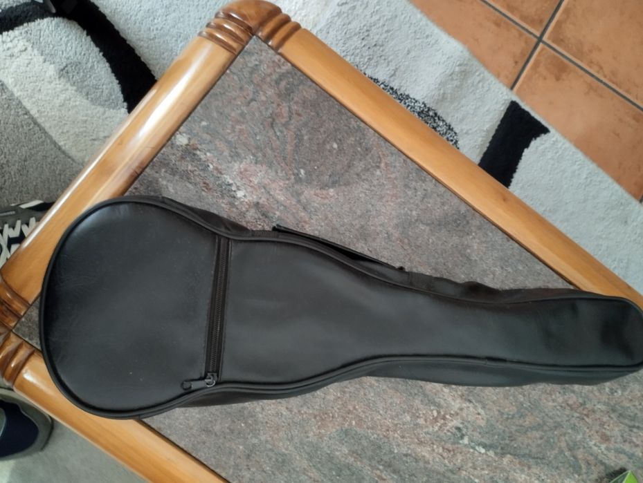 Cavaquinho com capa