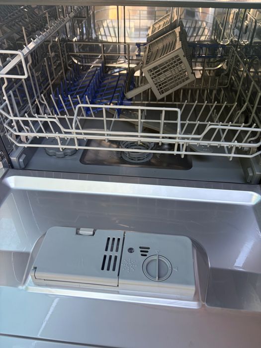 Посудомийка Midea