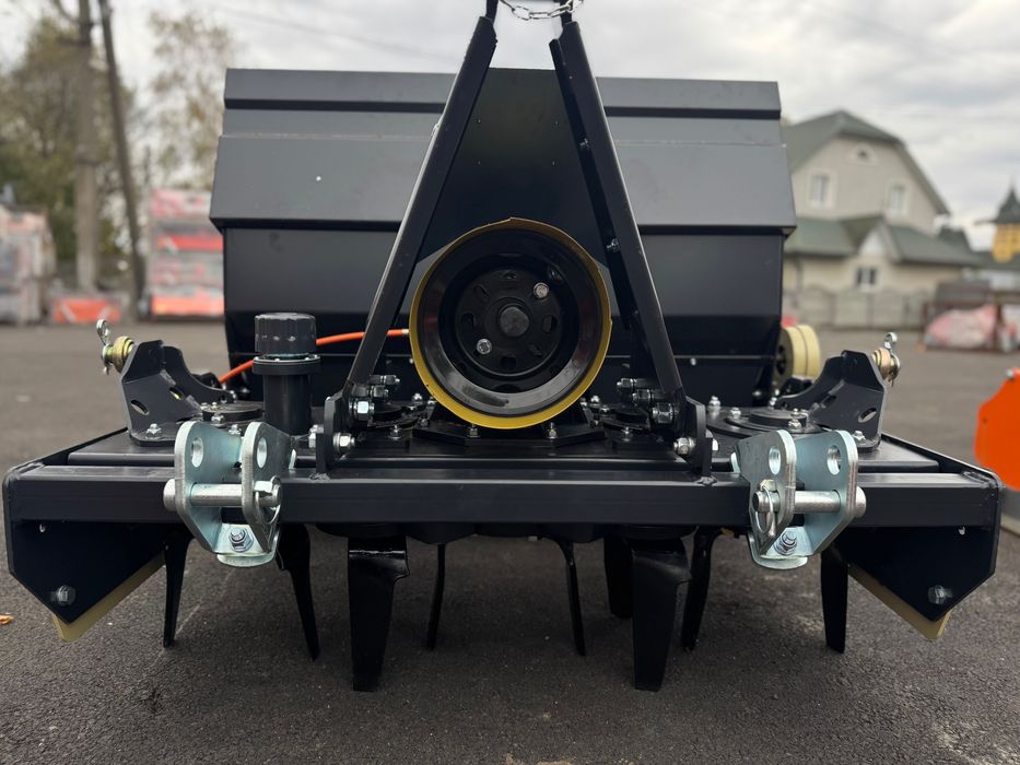 Грунтофреза з ящиком для посіву газона  LXG 110B