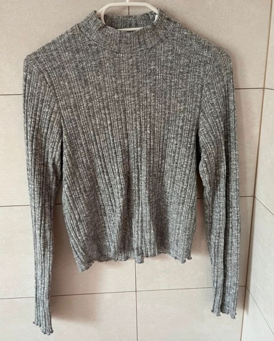 szary dopasowany sweterek New Yorker rozmiar M 38