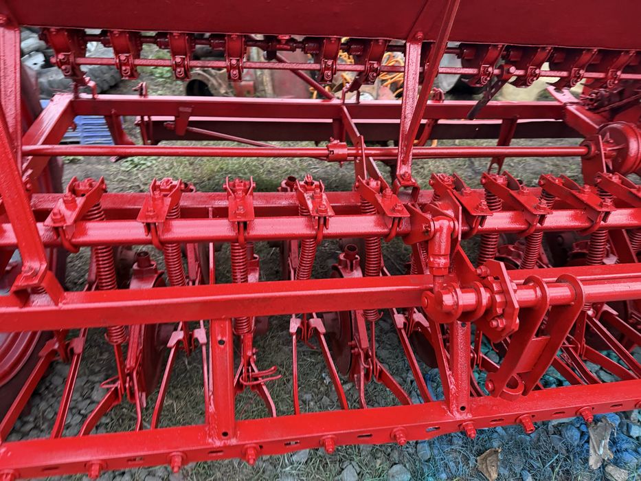 Сівалка зернова сз 3/6 робочий стан