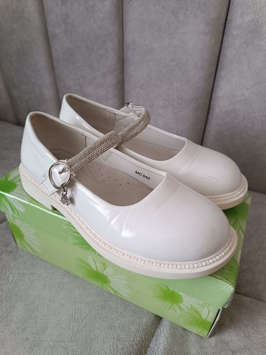 Туфлі для дівчинки