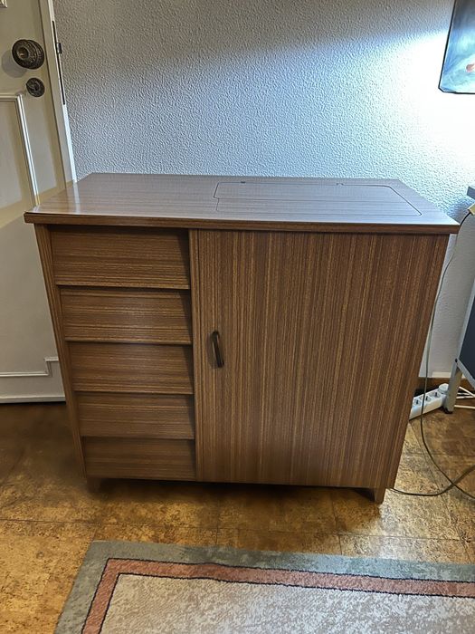 Maquina Costura OLIVA com movel