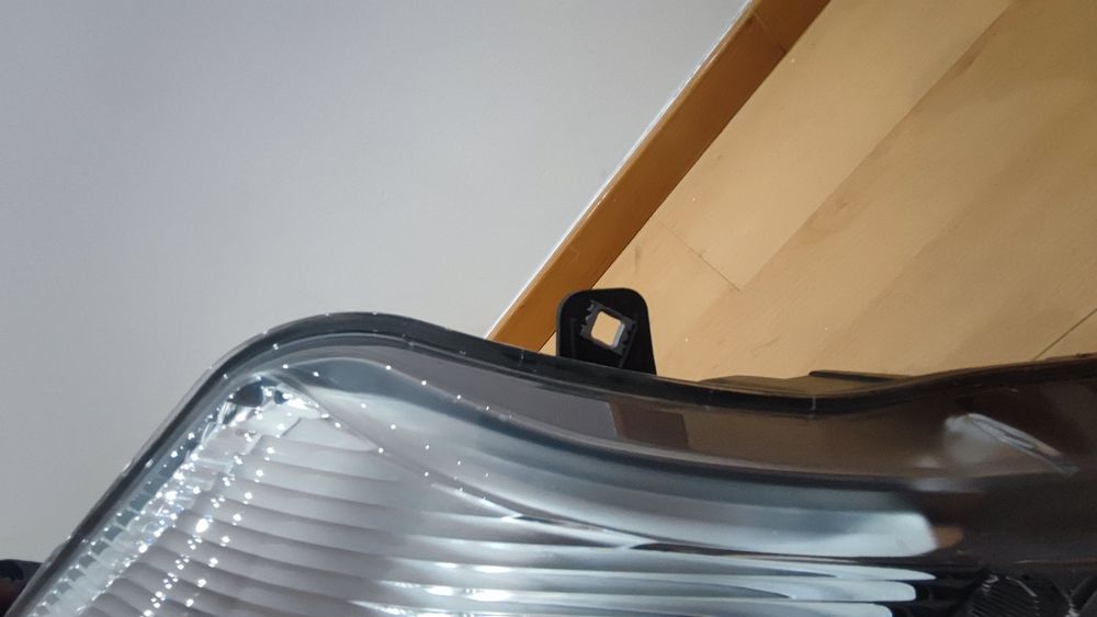 Farol Mercedes bi xenon