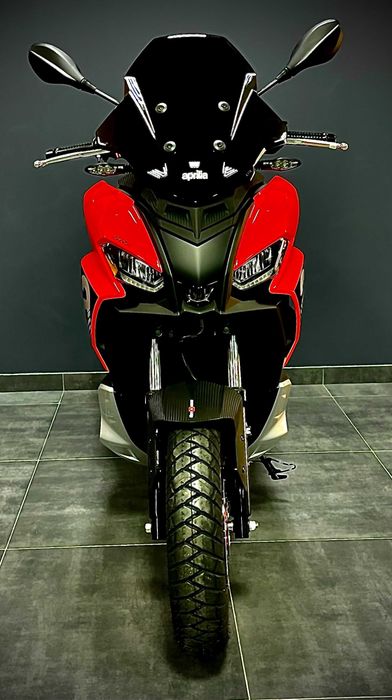Aprilia SR GT 200
