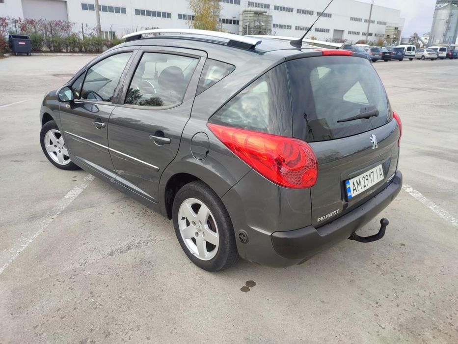 Peugeot 207 легковий універсал
