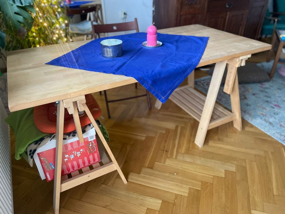 Biurko IKEA – lite drewno sosnowe