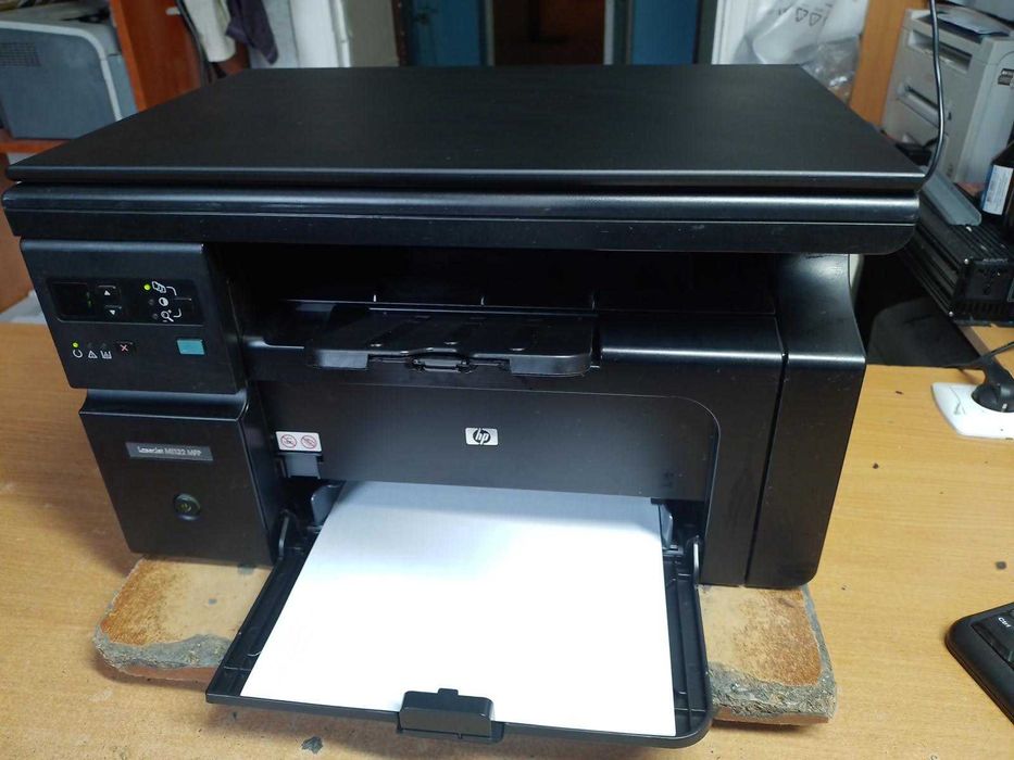 Лазерний БФП HP LaserJet Pro M1132 (принтер/сканер/копір)