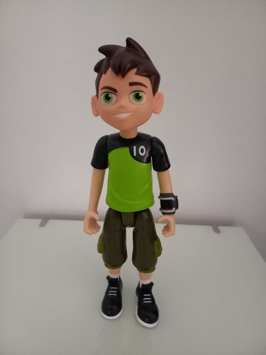 Boneca Ben 10  figura de ação