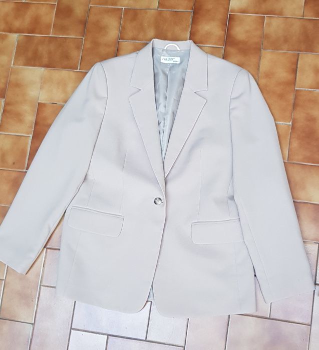 Casacos de fato para senhora como novos      os 2 pelo valor de 1