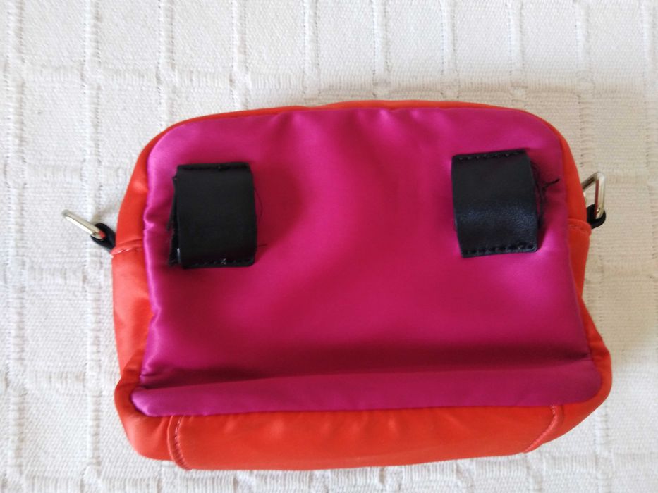 Bolsa Vermelha e Cor de Rosa Parfois