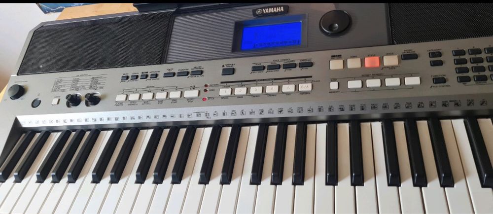 Синтезатор Yamaha psr e 443