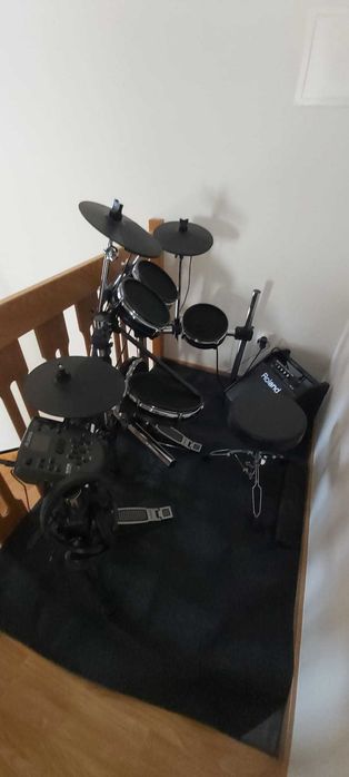 Bateria e todo o equipamento sem uso! Negociável.
