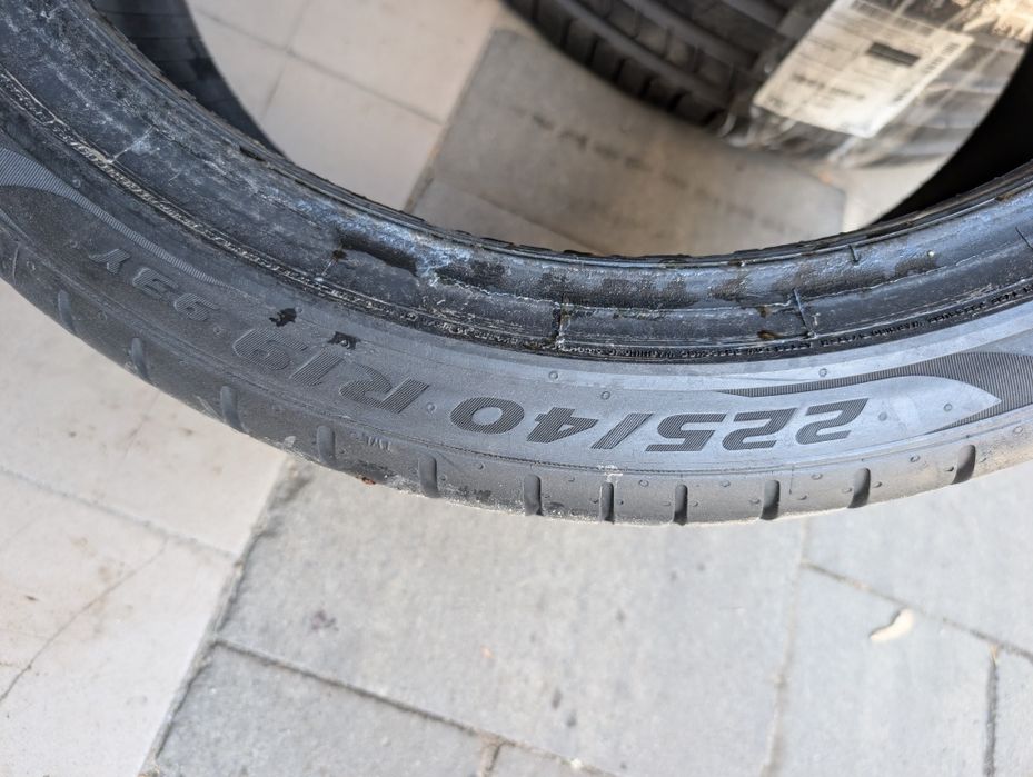 Пара летних шин 225/40 R19 Pirelli Pzero Pz4 Runflat