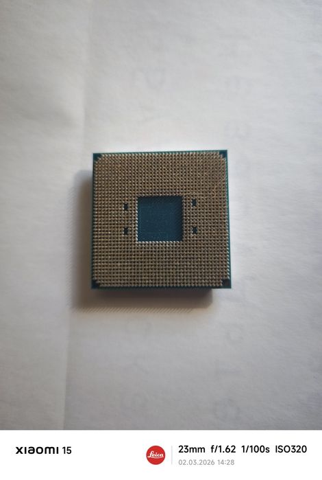 AMD Ryzen 3 2200G  +кулер.