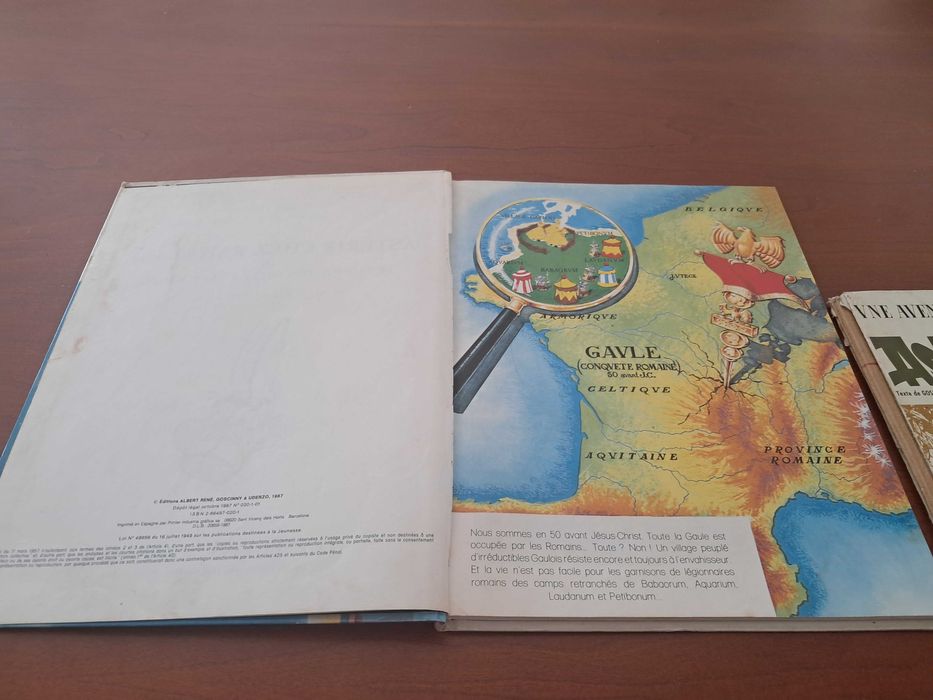Lote 2 asterix em Francês.