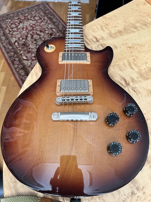 Gibson Studio 2017 rok