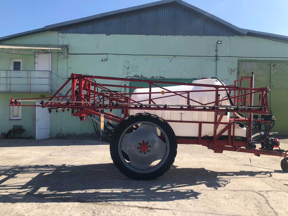 Обприскувач Оприскувач причіпний штанговий 3000 штанга 24м.