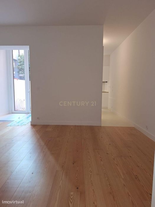 Apartamento T2 para arrendamento em Campo de Ourique