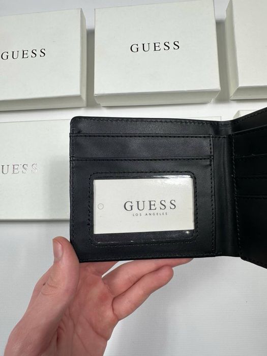 Гаманець Guess.