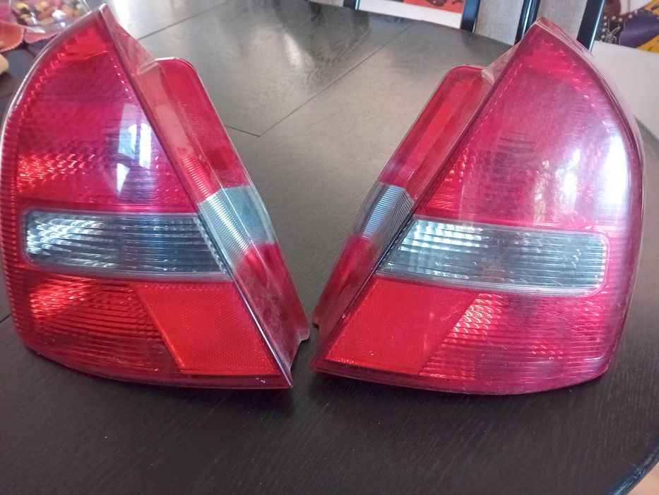 Faróis para Mitsubishi Carisma