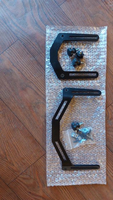 Комплект кронштейнів для вітрового скла