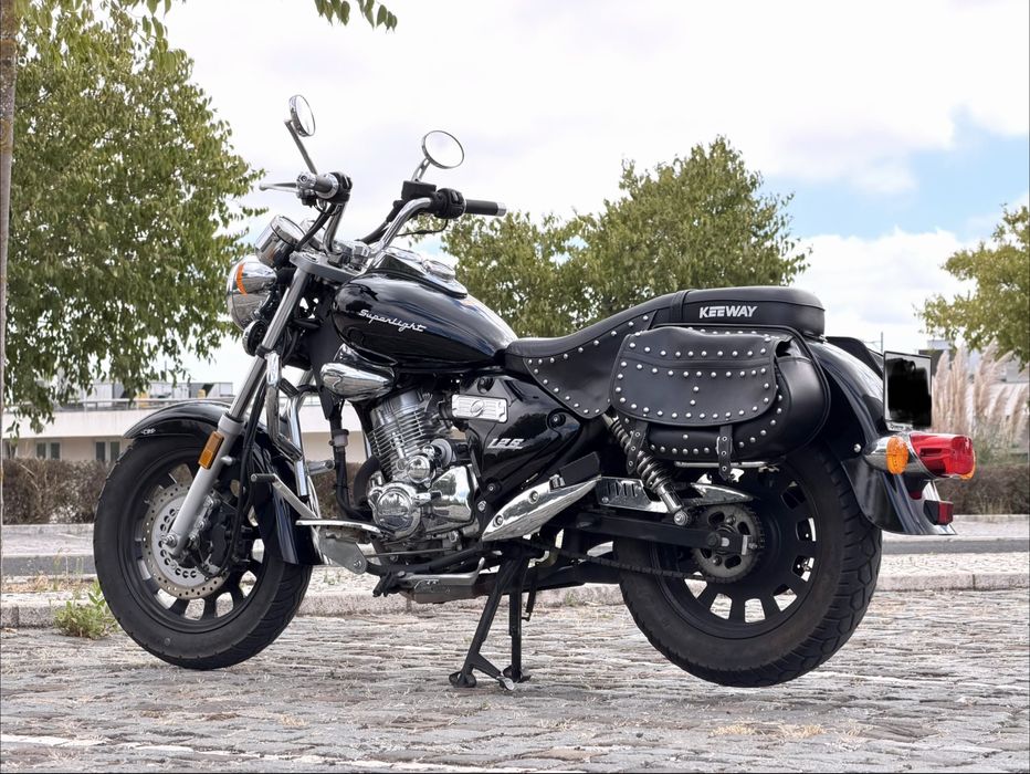Vendo mota Keeway Superlight 125 cc