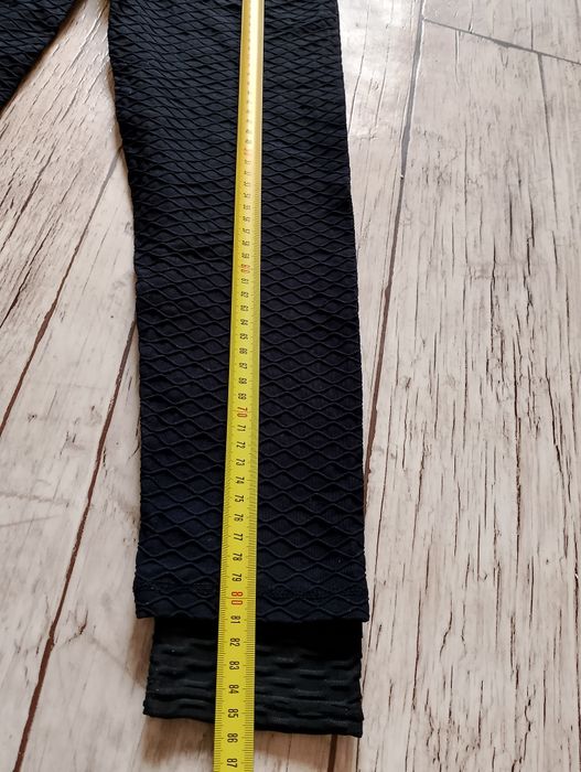 Komplet czarnych legginsów pusch up r.S/M