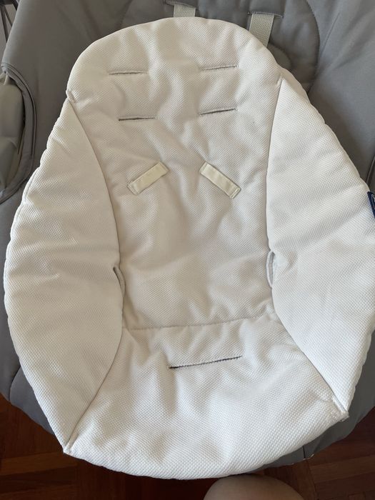 Cadeira de baloiço Chicco 0m+ em excelente estado