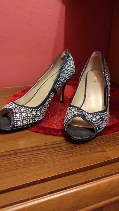 Szpilki granatowe  40 rozmiar