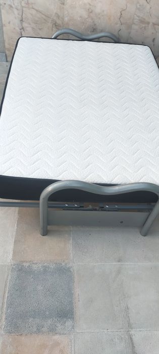 Cama com colchão