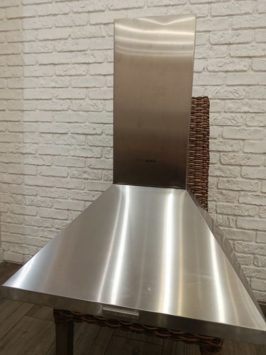 Витяжка Bosh в ідеальному стані