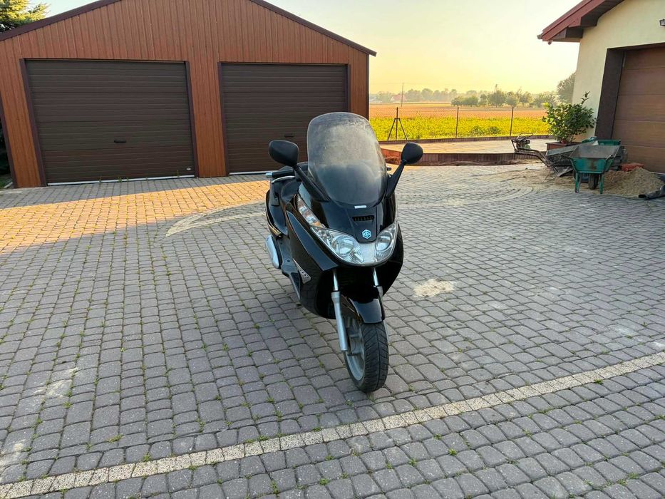 Skuter Piaggio X8