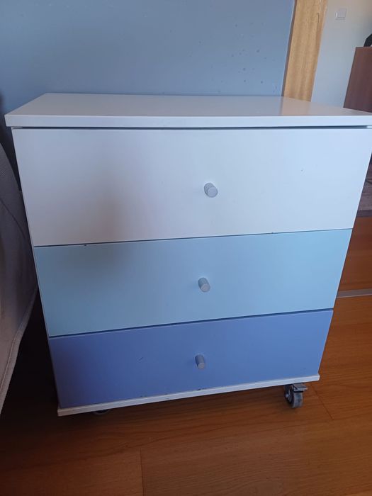 Estrutura cama com gavetão + colchão 185× 90 cm+ mesa cabeceira+cómoda