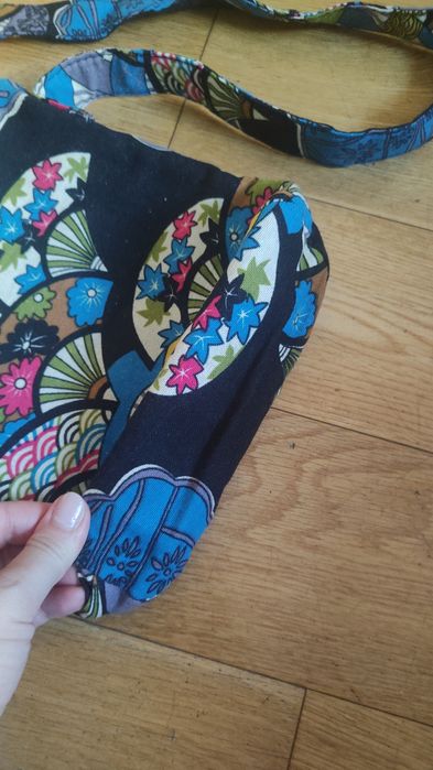 Torebka z tkaniny crossbody. Nowa