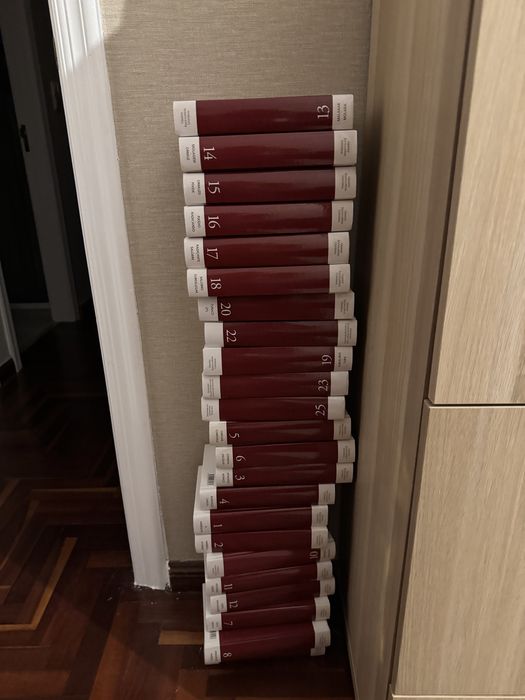 Coleção Completa "Grande Enciclopédia Universal" (25 Volumes) - Excelente Estado