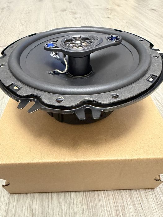 Продам  комплект динамиков для авто