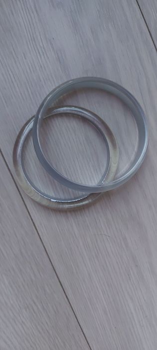 Dwie perlowe bransoletki