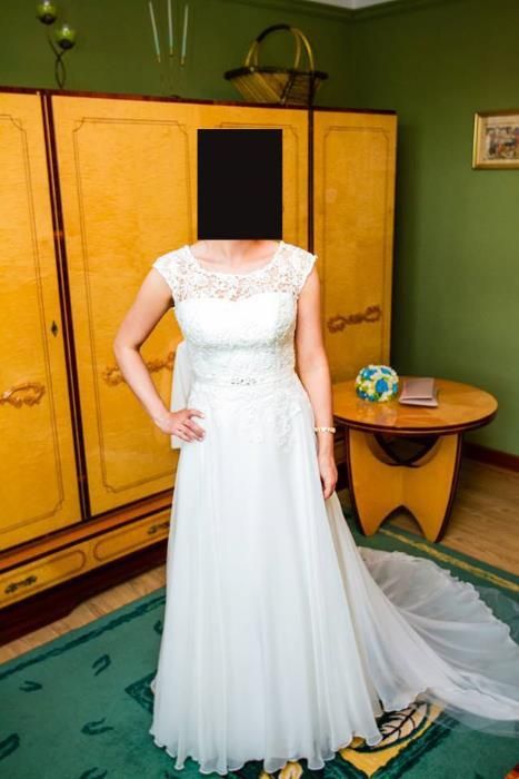 Suknia ślubna- Venus z trenem.