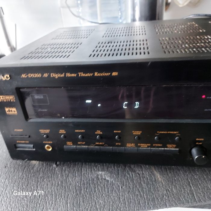 Amplificador  teac modelo nas fotos