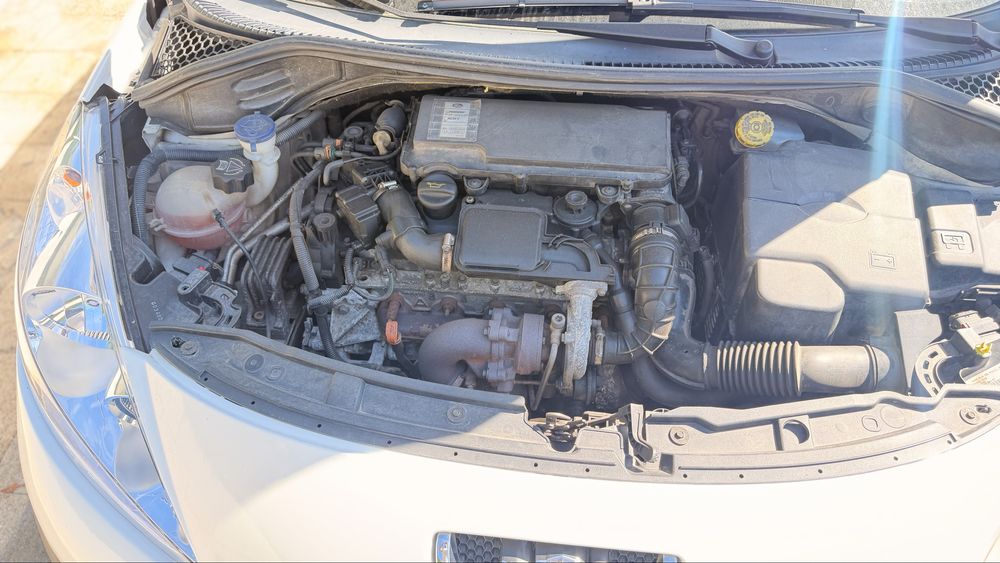 Peugeot 207 1.4 HDI troco por carro 5 lugares