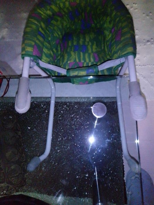 Cadeira de criança para comer á mesa